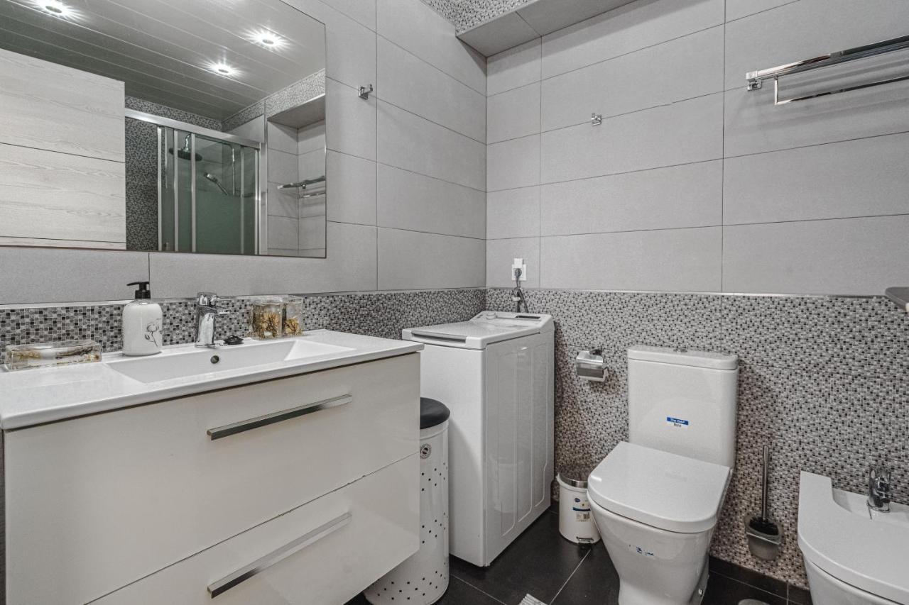 Amazing 3 Bedroom Apartment On The First Line Of The Best Las Americas Beach, Air Conditioner And Terrace Ocean View Playa de las Americas (Tenerife) Exterior foto