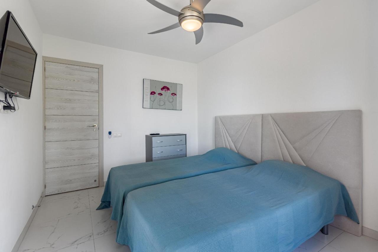 Amazing 3 Bedroom Apartment On The First Line Of The Best Las Americas Beach, Air Conditioner And Terrace Ocean View Playa de las Americas (Tenerife) Exterior foto
