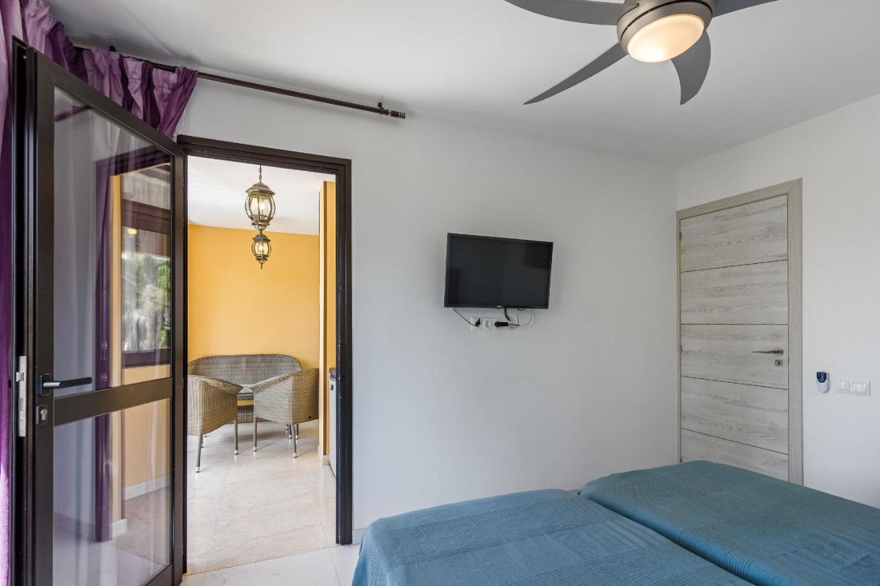 Amazing 3 Bedroom Apartment On The First Line Of The Best Las Americas Beach, Air Conditioner And Terrace Ocean View Playa de las Americas (Tenerife) Exterior foto